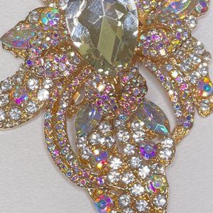 BROOCH